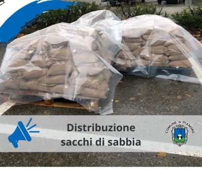 Distribuzione sacchi di sabbia foto 